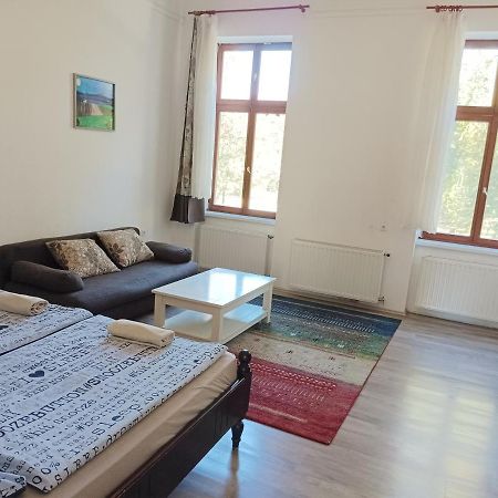 Sarahome1 Szeged Buitenkant foto