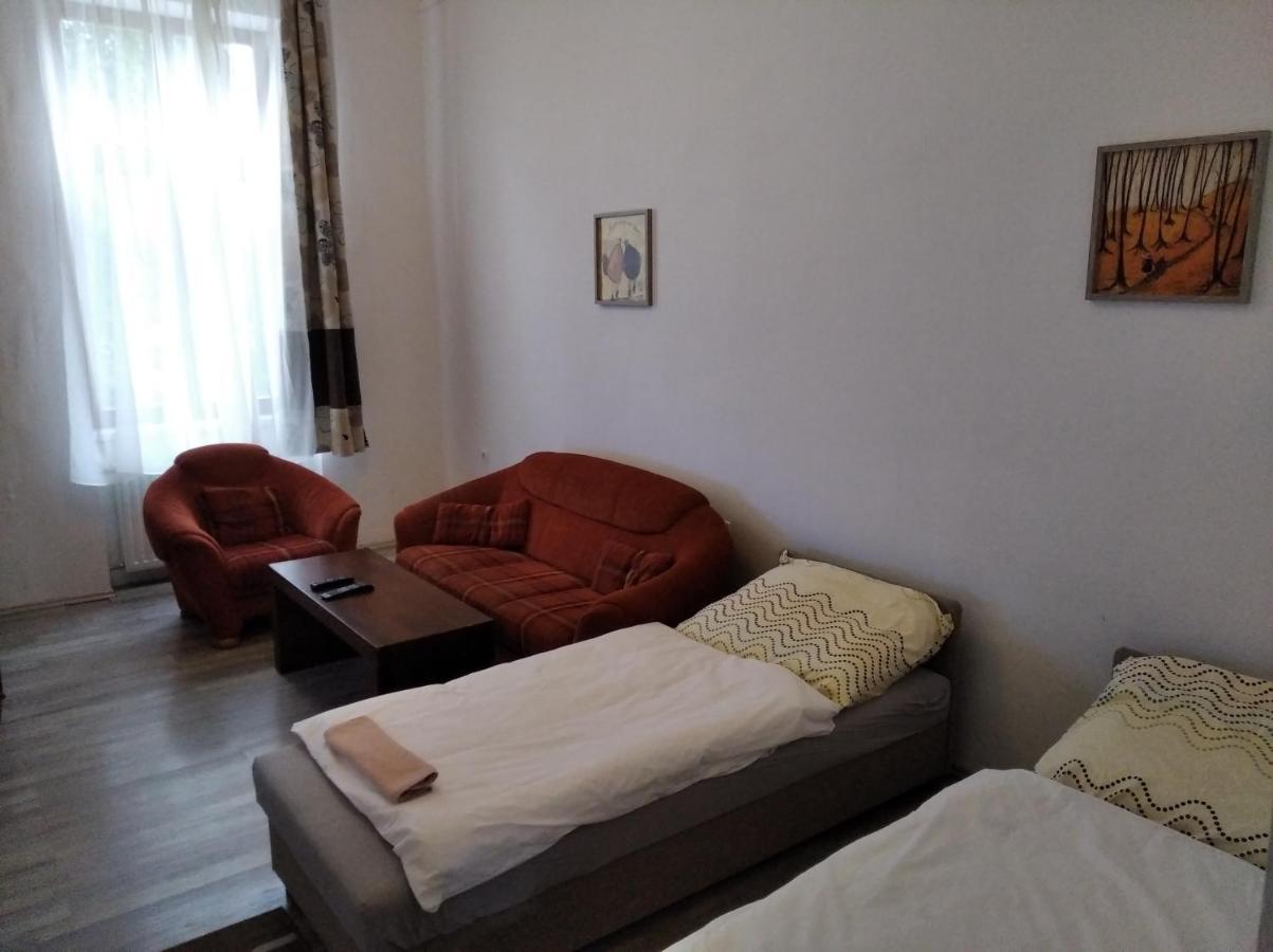 Sarahome1 Szeged Buitenkant foto