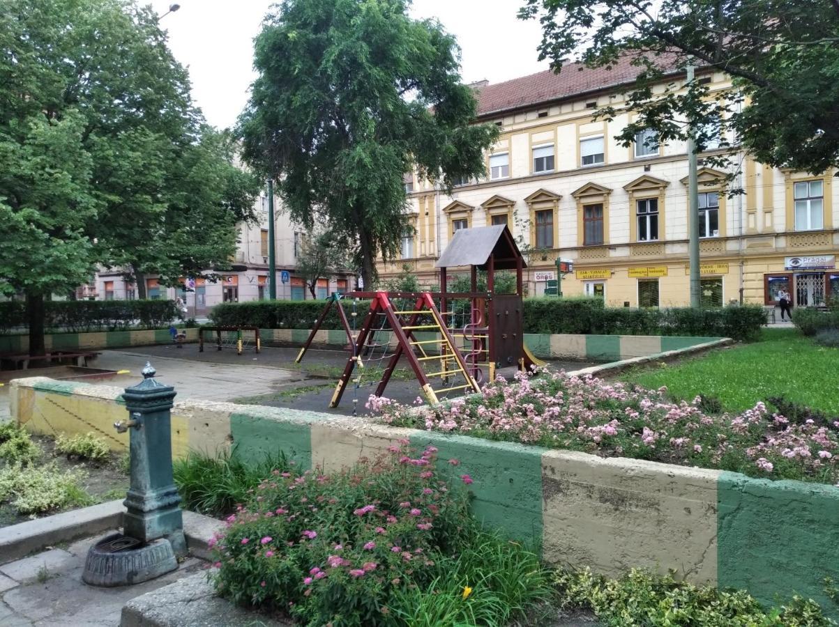 Sarahome1 Szeged Buitenkant foto